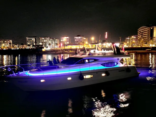 Antalya Yat Kiralama 19m Ferretti 550